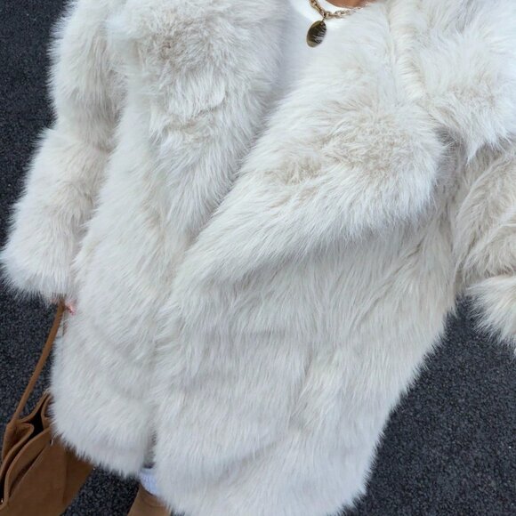 Beige Casual Women's Oversized Faux Fur Coat - Picture 9 of 9